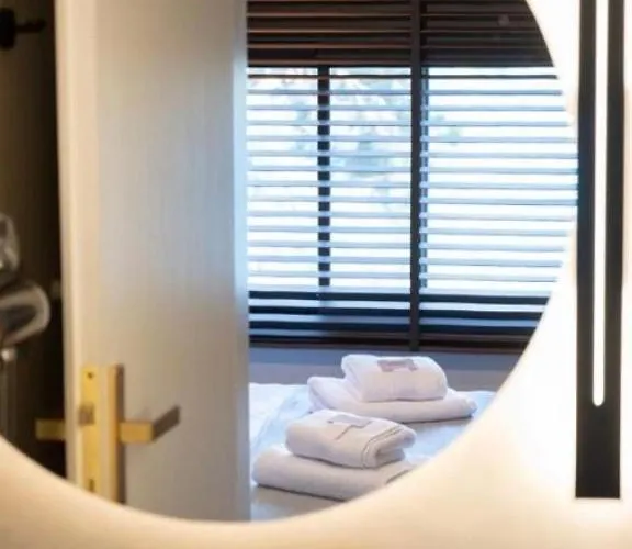 Luxury Private With Pool & Jacuzzi By Kla Vilă *
