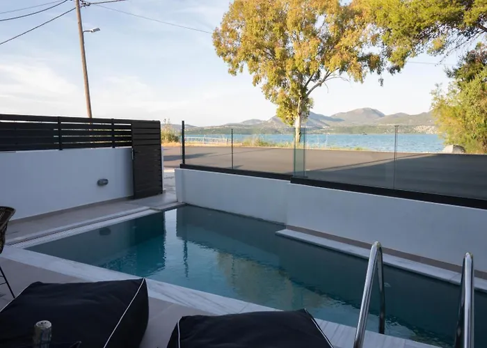 Luxury Private With Pool & Jacuzzi By Kla Nikiana