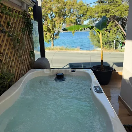 Kla Luxury Boutique With Pool & Jacuzzi By Westbooking Gr Willa