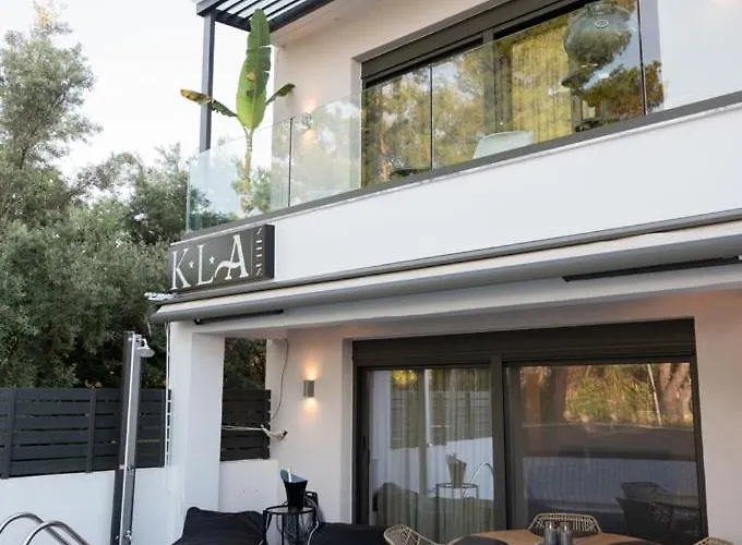 Luxury Private With Pool & Jacuzzi By Kla Nikiana